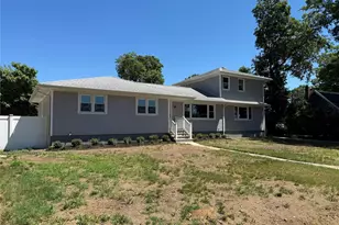 751 Centerwood St, West Babylon, NY 11704 - Photo 4