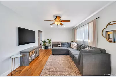 28 Saint Joseph Avenue, Ronkonkoma, NY 11779 - Photo 10