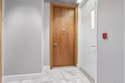 25 City Place #6C, White Plains, NY 10601 - Photo 6