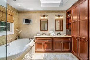 39 Cherry Ln, Syosset, NY 11791 - Photo 24