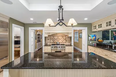 39 Cherry Lane, Syosset, NY 11791 - Photo 14