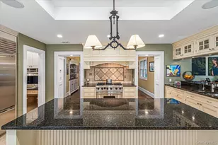 39 Cherry Ln, Syosset, NY 11791 - Photo 14