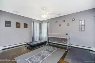 100 Hull Ave, New York, NY 10306 - Photo 30
