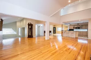 127 Wooleys Ln, Great Neck, NY 11023 - Photo 6