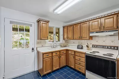 194 Jersey Avenue #E, Greenwood Lake, NY 10925 - Photo 4