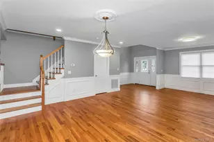 17 Vera Ave, Plainview, NY 11803 - Photo 2