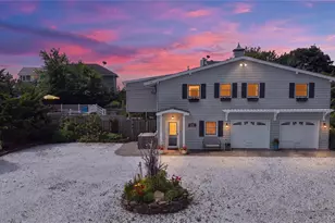 72 Circle Dr, Babylon, NY 11702 - Photo 2