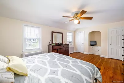 41 Hart Street, Lynbrook, NY 11563 - Photo 18