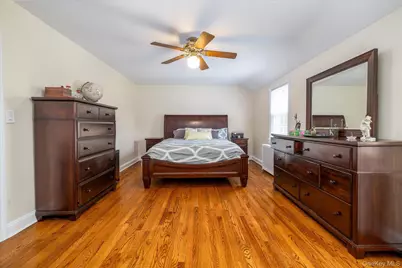 41 Hart Street, Lynbrook, NY 11563 - Photo 16