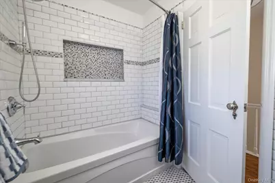 41 Hart Street, Lynbrook, NY 11563 - Photo 22