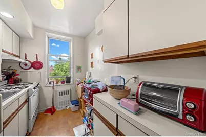 31-85 Crescent Street #608, Astoria, NY 11106 - Photo 6