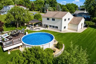 688 Pleasantview Ct, Yorktown Heights, NY 10598 - Photo 2