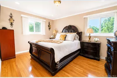 688 Pleasantview Court, Yorktown Heights, NY 10598 - Photo 18