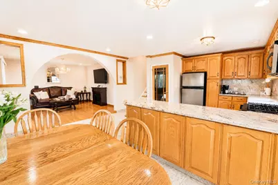 688 Pleasantview Court, Yorktown Heights, NY 10598 - Photo 12