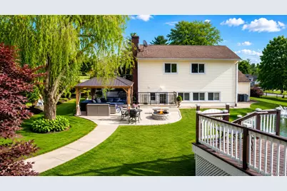 688 Pleasantview Court, Yorktown Heights, NY 10598 - Photo 1