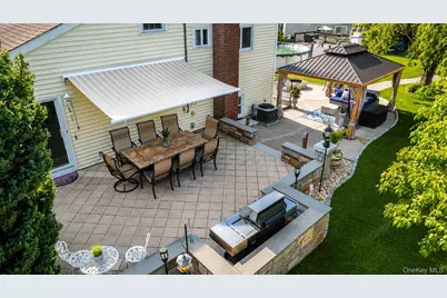 688 Pleasantview Court, Yorktown Heights, NY 10598 - Photo 4