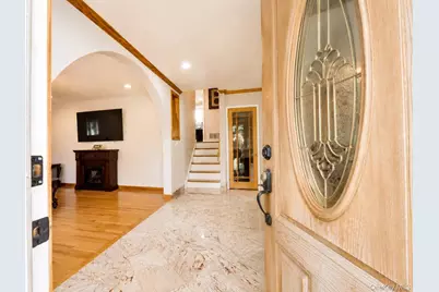 688 Pleasantview Court, Yorktown Heights, NY 10598 - Photo 8