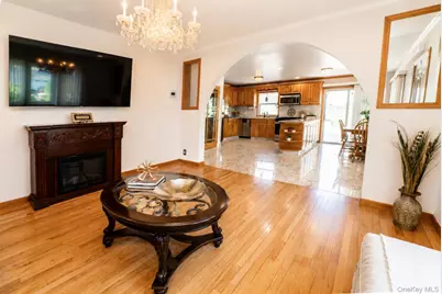 688 Pleasantview Court, Yorktown Heights, NY 10598 - Photo 10