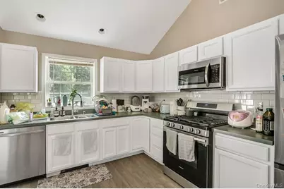 13 Jodphur Lane, Newburgh, NY 12550 - Photo 10
