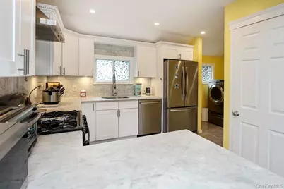 41 Cambria Road, Syosset, NY 11791 - Photo 10