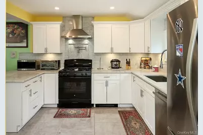 41 Cambria Road, Syosset, NY 11791 - Photo 12