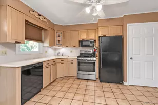 2832 Court St, North Bellmore, NY 11710 - Photo 8