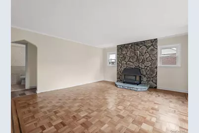 198 Canterbury, Lynbrook, NY 11563 - Photo 2