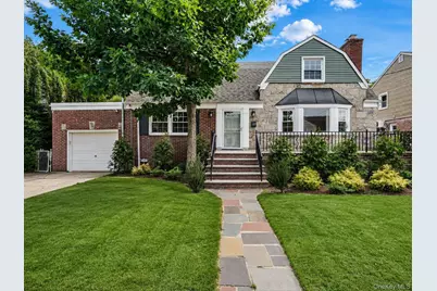 198 Canterbury, Lynbrook, NY 11563 - Photo 1