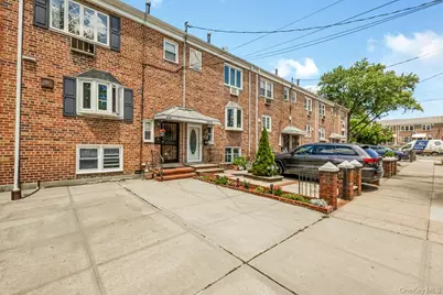 69-35 61st Road, Middle Village, NY 11379 - Photo 2
