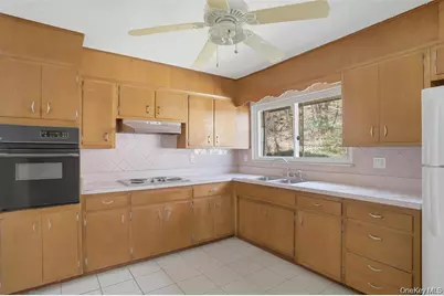 26 Lauretta Drive, Highland, NY 12528 - Photo 8