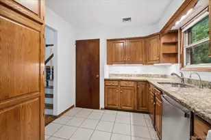 22 Knollwood Rd, Cortlandt Manor, NY 10567 - Photo 12