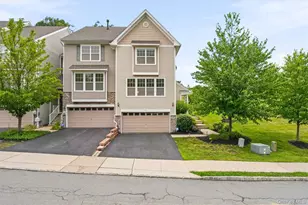 2608 Hawthorn Way, New Windsor, NY 12553 - Photo 2