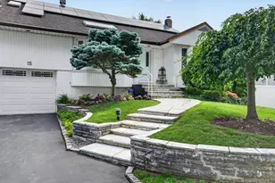 15 Ulster Dr, Jericho, NY 11753 - Photo 2