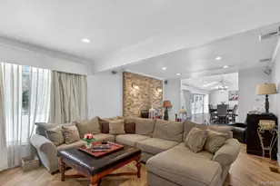 11 Juneau Blvd, Woodbury, NY 11797 - Photo 12