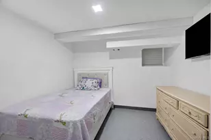 330 E 198th St, Bronx, NY 10458 - Photo 36