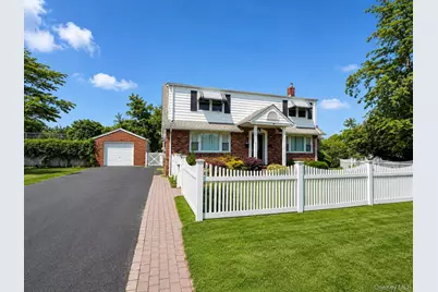 31 Maple Avenue, Kings Park, NY 11754 - Photo 2