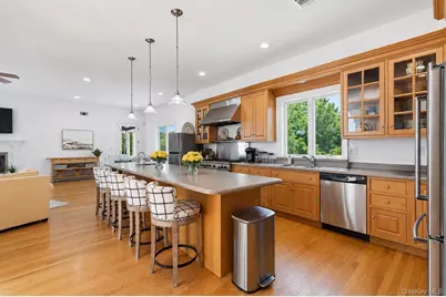 17 Oceanview Drive, Southampton, NY 11968 - Photo 12