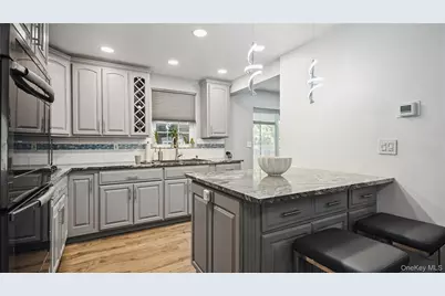 1634 N Gardiner Drive, Bay Shore, NY 11706 - Photo 8
