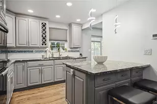 1634 N Gardiner Dr, Bay Shore, NY 11706 - Photo 8
