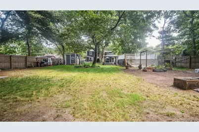 1634 N Gardiner Drive, Bay Shore, NY 11706 - Photo 36