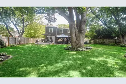 1634 N Gardiner Drive, Bay Shore, NY 11706 - Photo 38