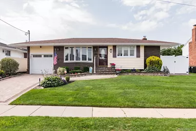 34 1st Avenue, Farmingdale, NY 11735 - Photo 1