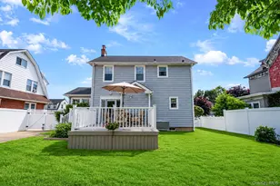 27 Hilbert St, Hempstead, NY 11550 - Photo 6