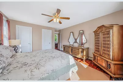 27 Hilbert Street, Hempstead, NY 11550 - Photo 22