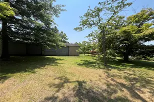 174 Railroad Ave, Saint James, NY 11780 - Photo 4