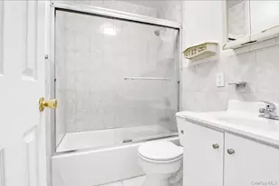 61-07 Bleecker St, Ridgewood, NY 11385 - Photo 16