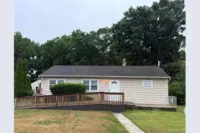 4 Sachs Street, Bay Shore, NY 11706 - Photo 1