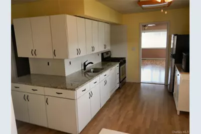1005 Thompson Drive, Bay Shore, NY 11706 - Photo 14