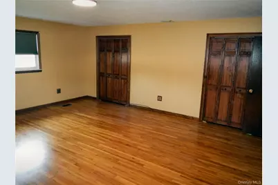1005 Thompson Drive, Bay Shore, NY 11706 - Photo 22