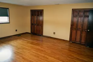 1005 Thompson Dr, Bay Shore, NY 11706 - Photo 22